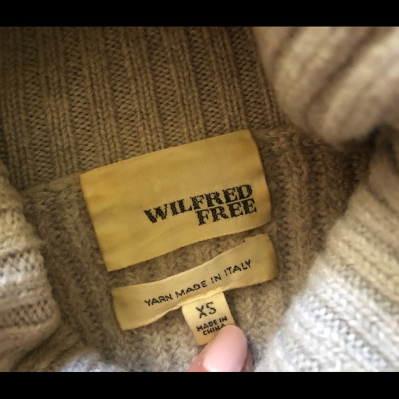 Wilfred Free Turtle Neck Sweater - Picture 3 of 3
